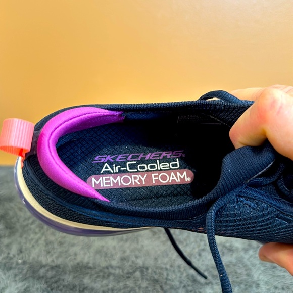 Skech-Air Skechers Women’s 8.5 Air-Cooled Memory Foam NWT Navy/Lavender/Pink - Picture 12 of 13
